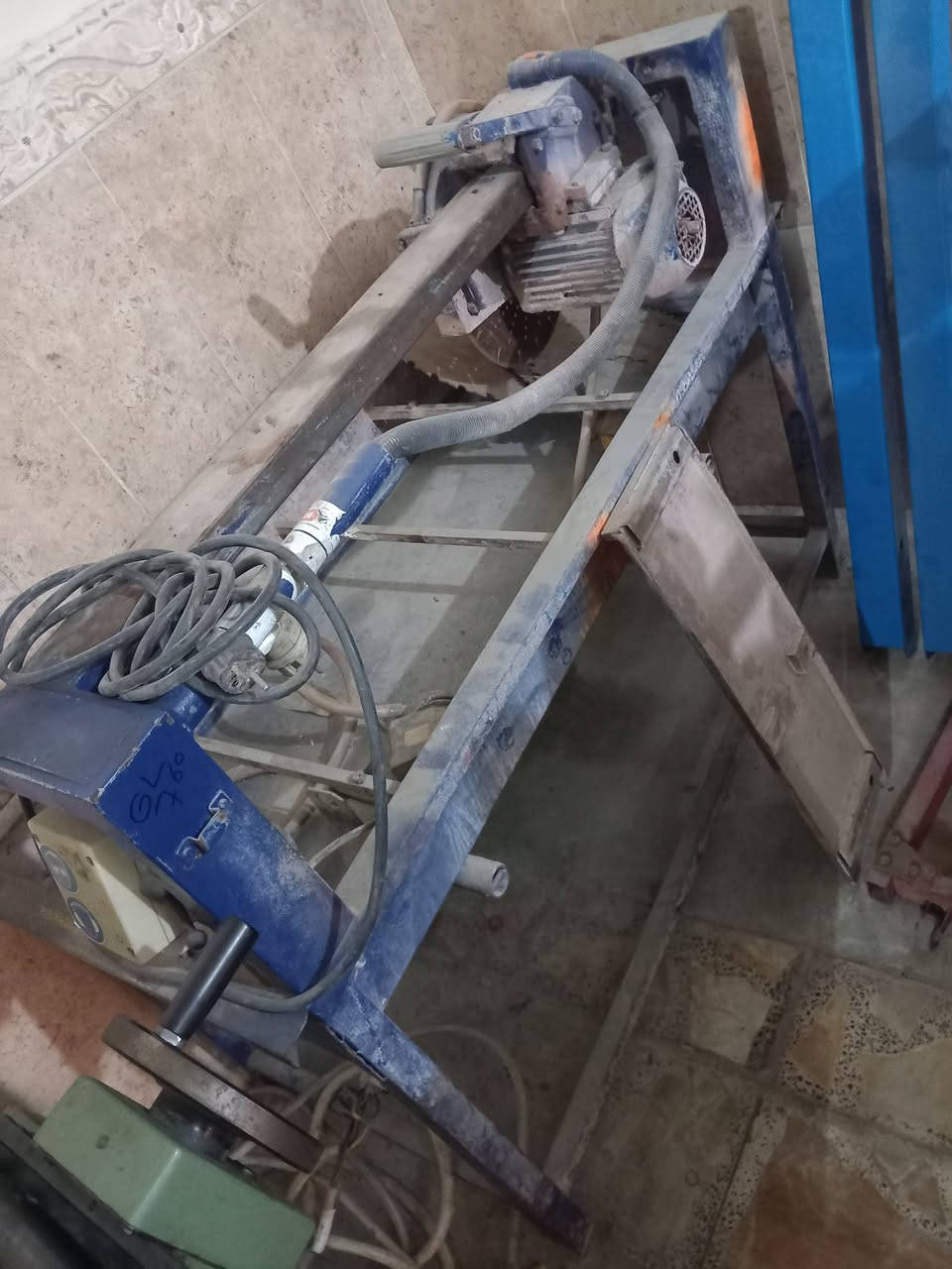 للبيع جهاز قطع مرمر وسراميك
مع ماطور ماء طول الجهاز؟١٣٠ سم .
بغداد .***********
