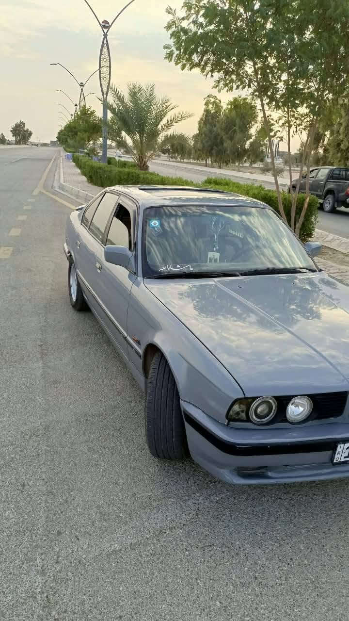 سلام عليكم
سياره BMW 535 للبيع وترهم مراوس سياره جاهزه كير محرك خير من الله نضافه مثل بل صور صدر نضيف تخم تاير جديد السعر ٤٥ ورقه وبيها مجال للشراي ***********
