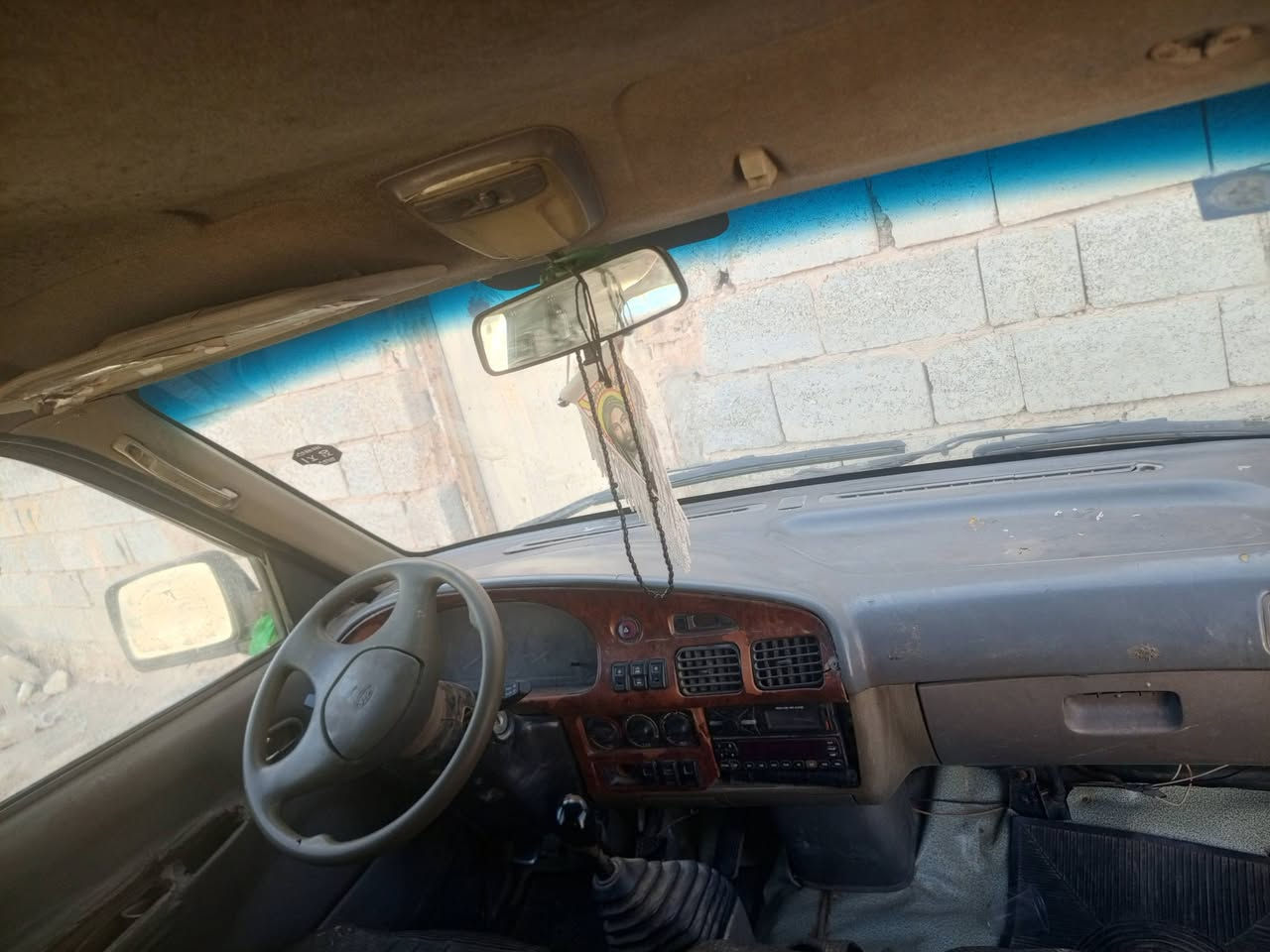 سلام عليكم كيه بريجو لبيع موديل 99سنويتهه ل27 مكينه وكير وكسن كفله تخم تاير  سياحي شواصي بس واحد معمر الكدام سياره بلاديه ولا نقطت صبغ بيهه مال جناي السعر 60وبيهه مجال لشراي عليهه 400هيه ومرور ينزل من سعرهه هاذه رقمي ***********خابر واني خادم
