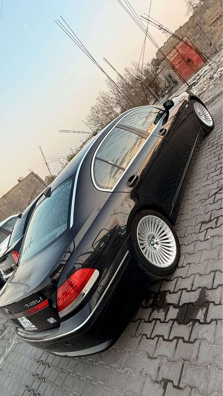 سلام عليكم BMW باخره 745li 2002 كفاله عامه بيهة بس جاملغ امامي صبغ بدون ضربه سياره جاهزه من كلشي حداديه مبدل قبل شهر دواخل نضيفه موضح بالصور محرك قبل يومين مبدله هوه وتفرعاته وشكو نقص بالسياره بدلته بدربي بيهة فتحه سقف كهربائيات كلهة شغاله كل البيبان شفط بردات شغاله خزن ميموري كل الكشنات تدفئه تبريد كل الكشنات بيهة لايت زنون كلش قوي الويل ما يحتاج اسولف بي مبين بالصور واكو مواصفات ماسولف بيهة ليعرف الباخره يعرف ع شنو اسولف تلفون شغال رقم انكليزي تحويل ثاني يوم 
السعر 125$ وبي مجال كلش قليل بيع مستعجل 
للاستفسار *********** الزبير, البصرة
