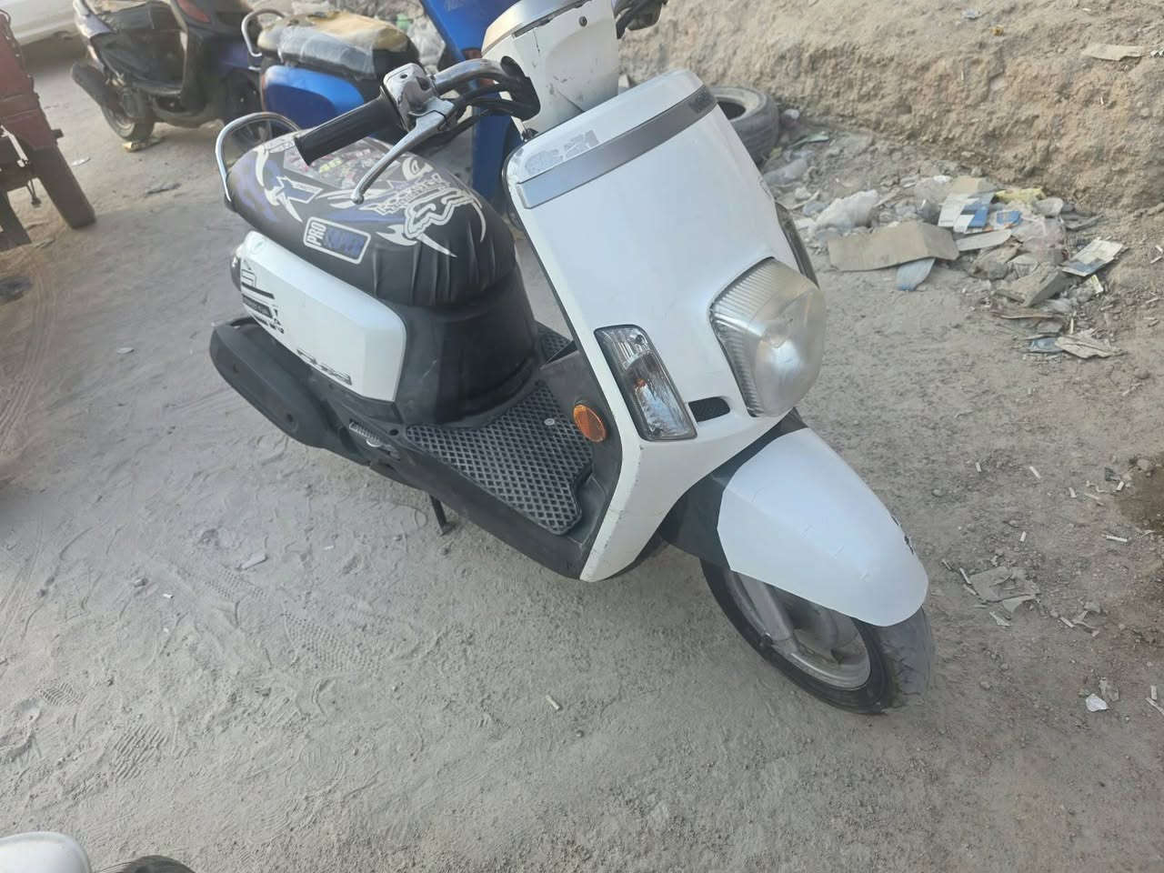 للبيع جديده صار شهر من طلعته حاويه كلش جديد درنفيس ما مخلي عليه اول تبديلت دهن  كلش بل جيس شرط كلشي شغال بيه سعر 1250مليون وميتين وخمسين مكاني سوق شيوخ حي العسكري شارع المستوصف ستفسار أكثر ***********
