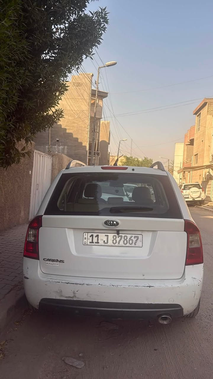 للبيع كيا كارينز 2012
**Kia Carens 2012** سيارة عائلية واسعة، مريحة وعملية، مناسبة للعائلة والاستخدام اليومي والسفر.

🔹 محرك 2000 اربعه سلندر
🔹ماشيه 161,197
🔹 دفع أمامي
🔹 تحكم بالستيرن
🔹 Bluetooth واتصال هاتف
🔹 تكييف
🔹 داخلية بيج
🔹 مقصورة واسعة ومريحة
🔹 مساحة تحميل ممتازة
🔹 قطع غيار متوفرة وصيانتها سهلة
🔹 7 راكب

السيارة جاهزة للاستخدام

💰 السعر: 10,500 دولار

📍 بغداد
📩 للاستفسار
***********

