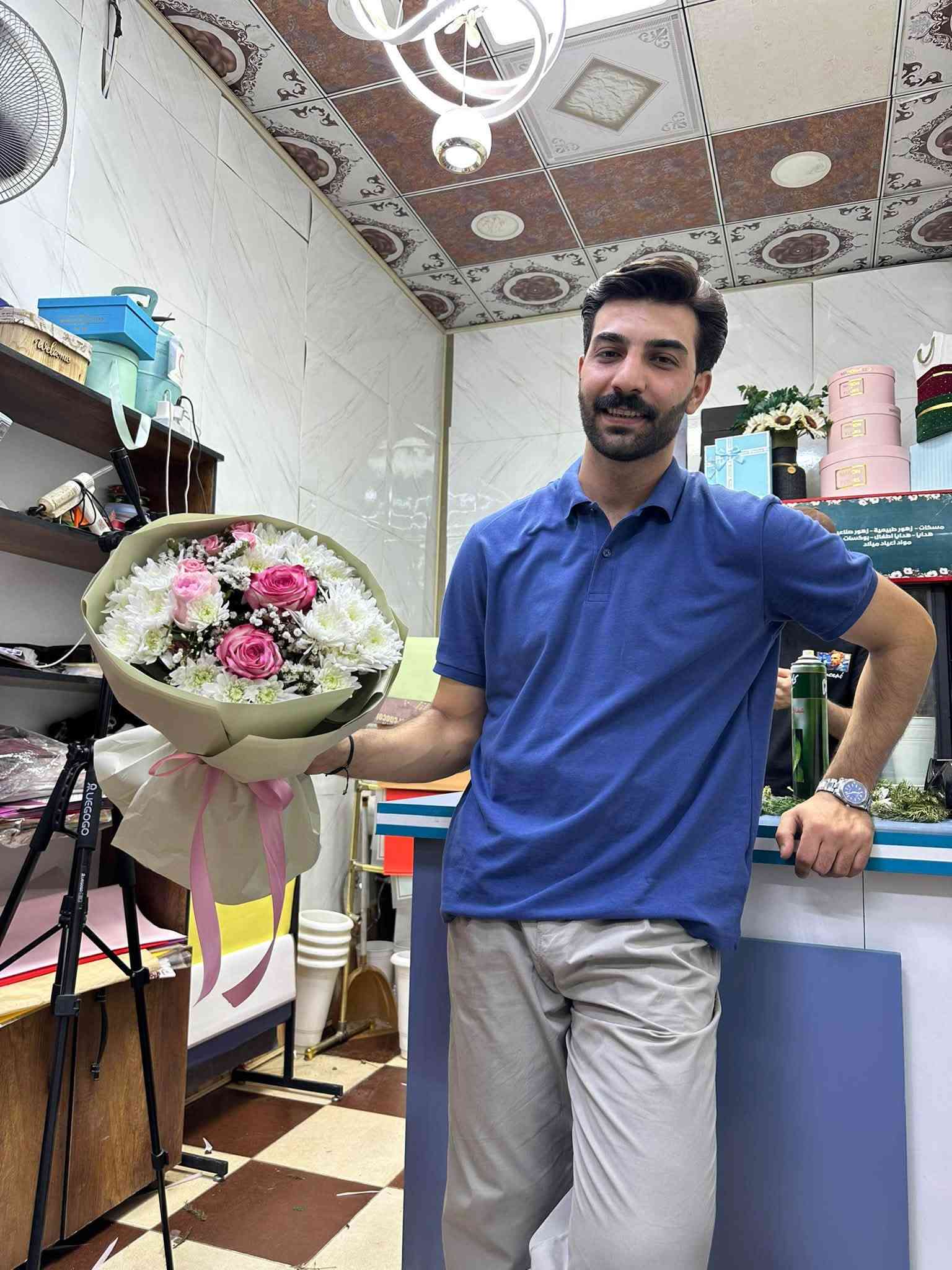 مو بس ورد… 🌷
في متجر غصن كل تفصيلة تنعمل بحب وذوق 🤍

كوالتي يليق بذوقكم،
أصناف ورد مختلفة ومختارة بعناية،
وتغليف مميز يكمّل جمال كل باقة 🎁✨

لأننا نؤمن إن الهدية الحلوة تبدأ من تفاصيلها…
غصن، حيث يلتقي جمال الورد بفخامة التقديم. ✨

العنوان بابل الاسكندرية شارع المصرف 
*********** وأتساب
