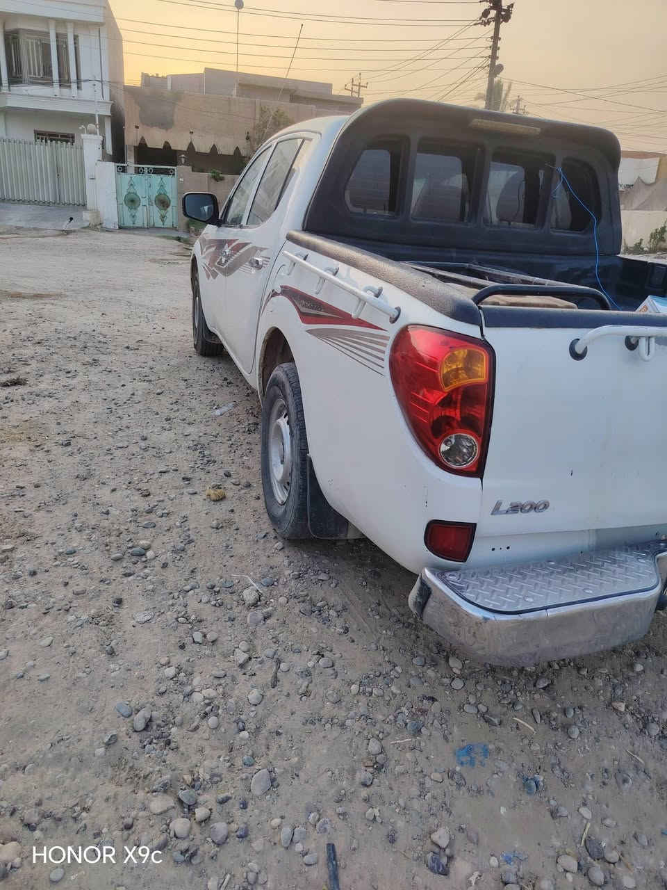 ميتسو بيشي ٢٠١٥
تبريد شغال
كير محرك شرط
بسمي تحويل ثاني نهار
الرقم بغداد الرقم مميز
السعر 145 مجال بصيط 
للإستفسار الاتصال على الرقم
***********
