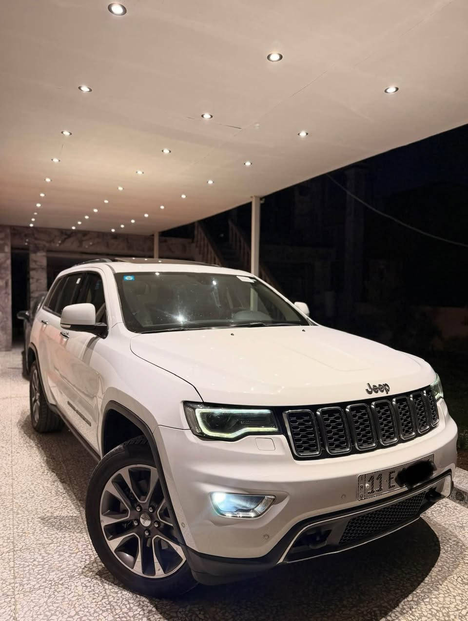 جيب وارد خليحي لمتدد بلاس2018كفاله عامه كير مكينه كشر
ماشيه 78kmكلش احلى من صور جديده وجاهزه مبيه ابره نقص
الموصفات؟
1-بنوراما
2-بصمه
3-جنطه كهرباء
4-ستيرن كهرباء
5-كشنات ذاكره ميموري
6-فور ويل 
7-كراسي تدفئه تبريد 
8-كرسين كهرباء
9-شاشه جبيره 
9-رادارات توقف ذاتي
10-شاشات خلفيه بلاديات 
المكان بغداد 
السعر 243بيه مجال 
الاستفسار *********** بغداد, العراق
