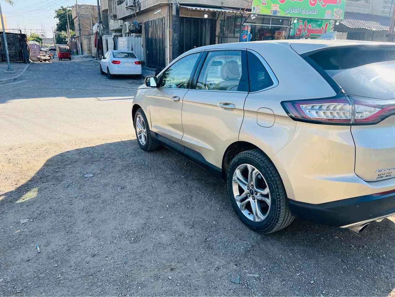 فورد ايدج 2017 موصفات 
شاشة 
كامرة 
بصمة 
كشنالت جالد 
كشنات تدفى وكهرباء 
مانع نزلاق 
حساسات مامي خلفي 
اشاير بل مري 
قطعتين تبريد 
تحكمات ستيرن 
الحادث جملغ وبنيد بدون دواخل رايدهة 95 وبيهة مجال الطيبين واي ستفسار نتصال علة هذة رقم *********** مكلف بل نشر بغداد, العراق
