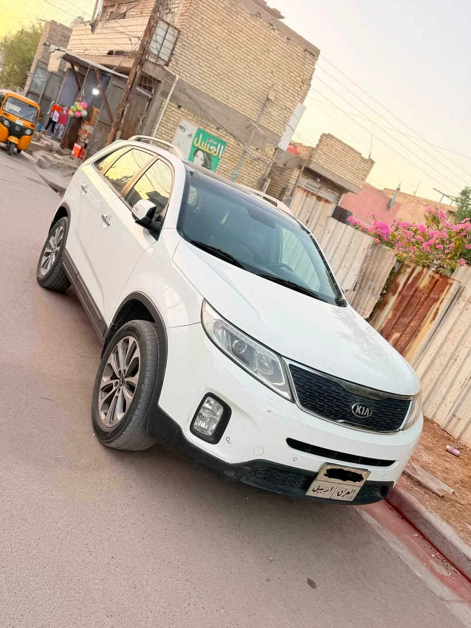 السلام عليكم
سورنتو 2014 خليجي فول مواصفات للاخير بانوراما مري شفط اشاير بلمري تحكم ستيرن مثبت سرعة حساسات اماميه وخلفيه كامره كشن كهرباء داخل بيجي جلد بصمه لد امامي وخلفي السياره جديده بمعنى الكلمه وجاهزه من كلشي رقم اربيل باسم كردي تريد تحويل تريد وكاله السياره خير من الله ومابيها نقص بيها بارد بطارف الجاملغ الخلفي الايمن وشويه بلباب من جوه هم بارد على كد اربع اصابع مامبينات ابد شرط قطره صبغ مابيها حتى الدعاميات مكفولات من الصبغ فقط مكانين البارد غيره ماكو وياك على السونار يطلع غير كلامي السونار عليهه السياره سبعه راكب ثلاث قطع تبريد #والسعر140قفل من الاخير محتاج فلوس واريد ابيع غير هذا السعر ماابيع 
***********
***********
العنوان بغداد الشرطه الرابعه
