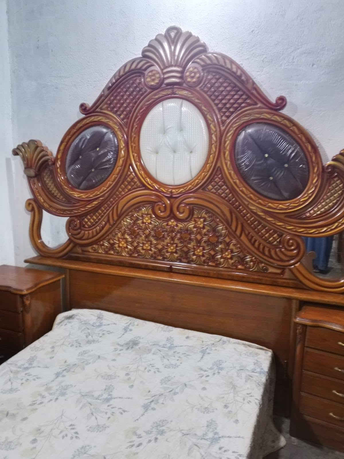 650غرفه ست ابواب مال عرسان صاج بغداد الحسينيه مال الراشديه وعندي توصيل ***********
