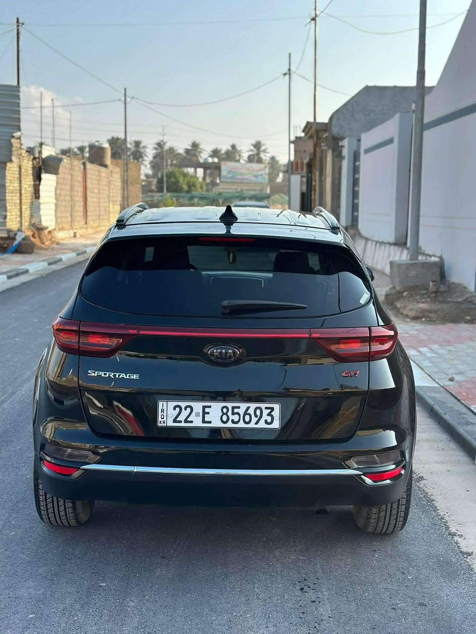 السلام عليكم سبورتج موديل 21 وارد امريكي حادث موضح في الصور وبلعراق بيها باب سايق تبديل بدون دواخل محرك كير كفاله تحويل مباشر. مكان كربلاء. سعر 135.لبيع او مراوس. بناصيه.
***********
