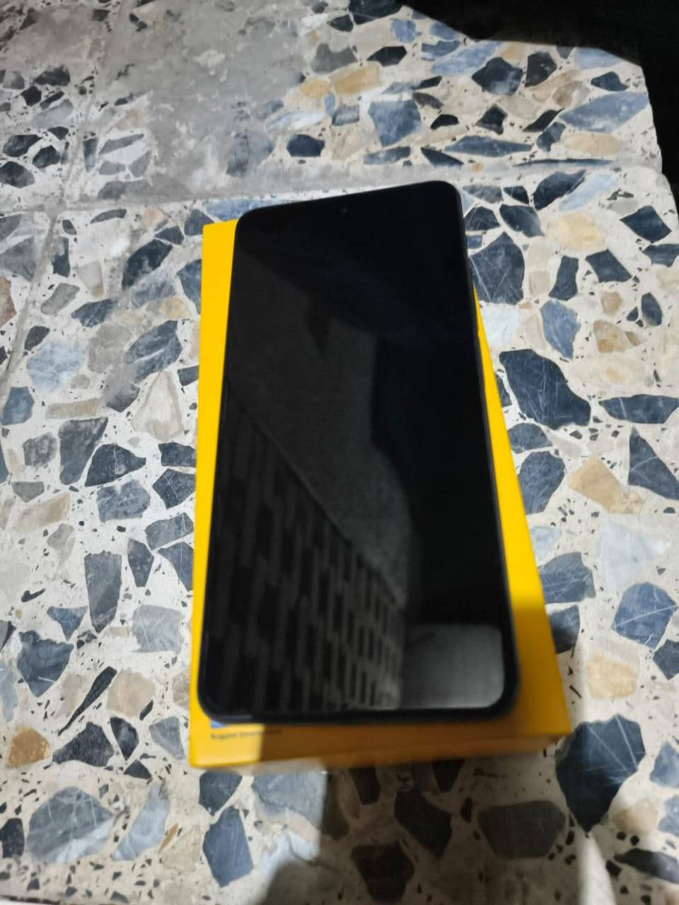 سلام عليكم موبايل c75 للبيع ملحقات كامله كلها ذكره 256 رام 12 الستفسار ***********
