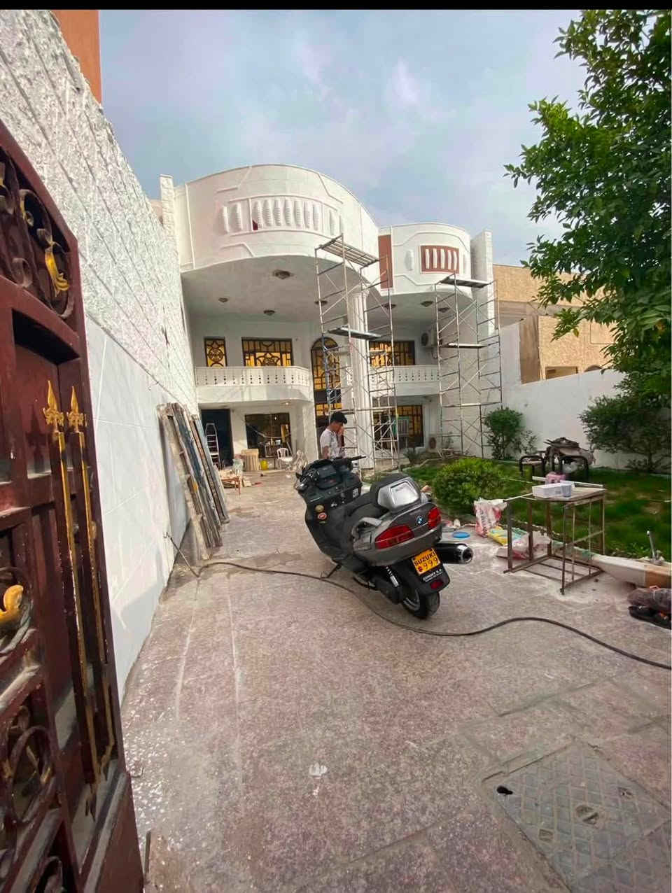 🏡 دار للبيع – البلديات | بداية فرع سوبر جكن

📐 الواجهة: 10.5 متر
📏 النزال: 30 متر
🏠 بناء: تسعينات
🛏️ تحتوي على 5 غرف نوم
🌳 حديقة
🚗 كراج
📜 طابو ملك صرف

📍 موقع مميز ببداية الفرع وقريب من الخدمات.

🏢 مكتب السند للعقار والاستشارات القانونية

📞 المحامي برع المحمداوي: 
***********
📞 مهدي المحمداوي: 
***********
