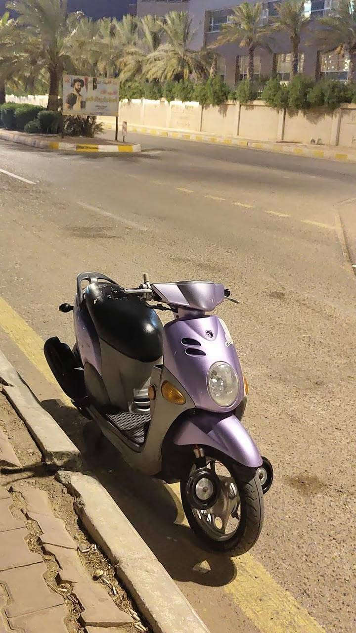 دراجه للبيع نوع فله
سعرها 900 وبيها مجال اتصال واتدلل 
***********
