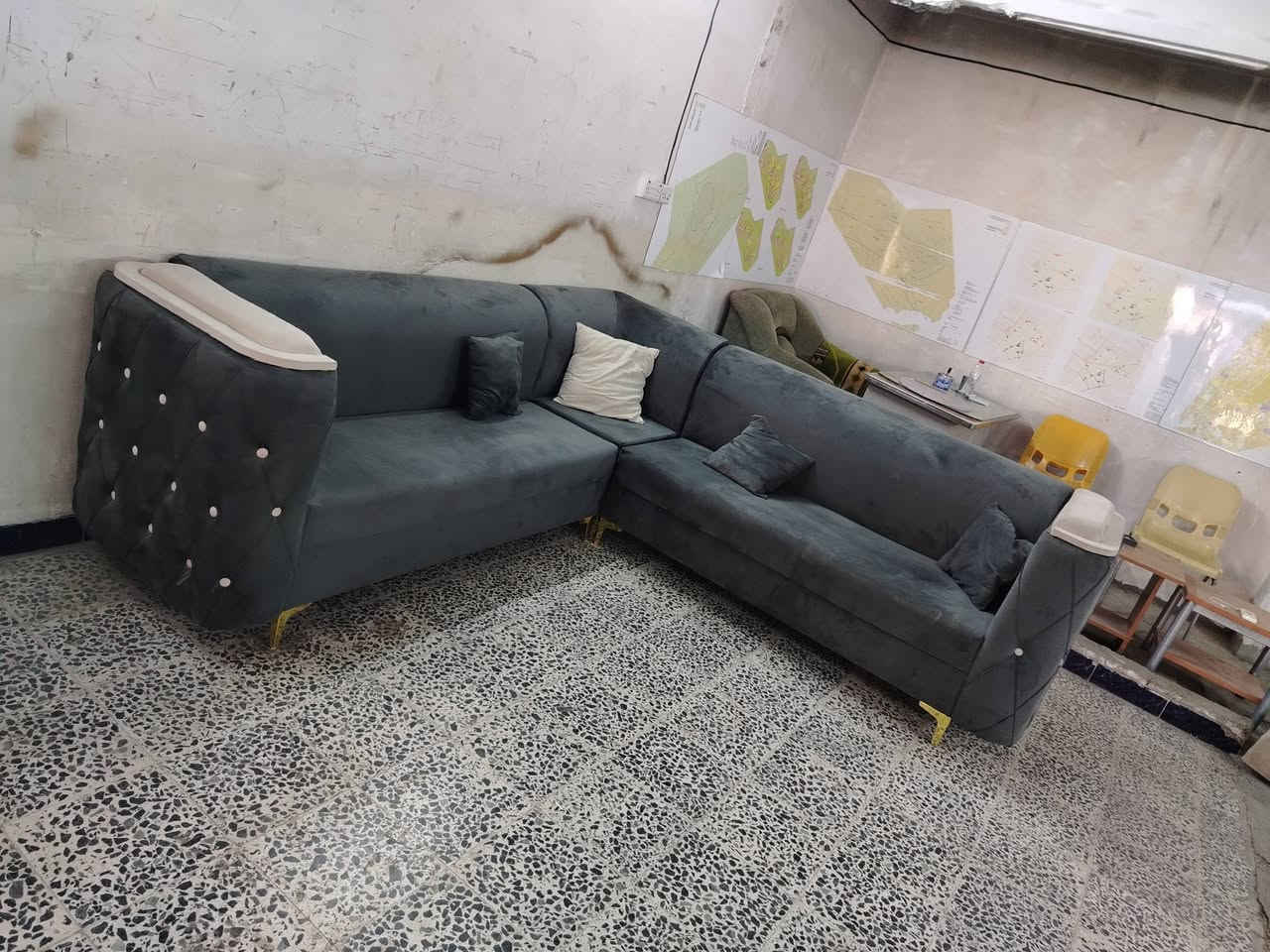 ديوان • ٧ نفر • نضيف