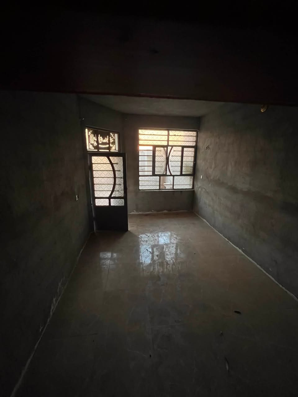 🌟 عِرض عقاري جديد ومميز من مكتبنا:

​🏡 النوع: دار ملك صرف  (للبيع)
📍 الموقع: في حي السجناء (قرب شارع مدخل 1)
📐 المساحة: 100 مربع بالسند بواجهة 5 امتار و نزال10 امتار
🔴 الخدمات: تتوفر ماء إسالة و كهرباء و مجاري و قريباً تبليط
🔴 محتويات البيت : غرفة نوم واحدة و صالة و مطبخ و استقبال و منور و صحيات 

​💰 السعر: 47 مليون دينار و السعر قابل للتفاوض
​📞 للاستفسار والتواصل أو لمعاينة العقار، يسعدنا استقبالكم في:
🏢 مكتب الرحمة | الكائن على شارع السيد محمد (ع)
📱 أو الاتصال مباشرة على الأرقام التالية:
​وسام أبو علي: ***********
​علي: ***********
​أهلاً وسهلاً بالجميع 🤝
