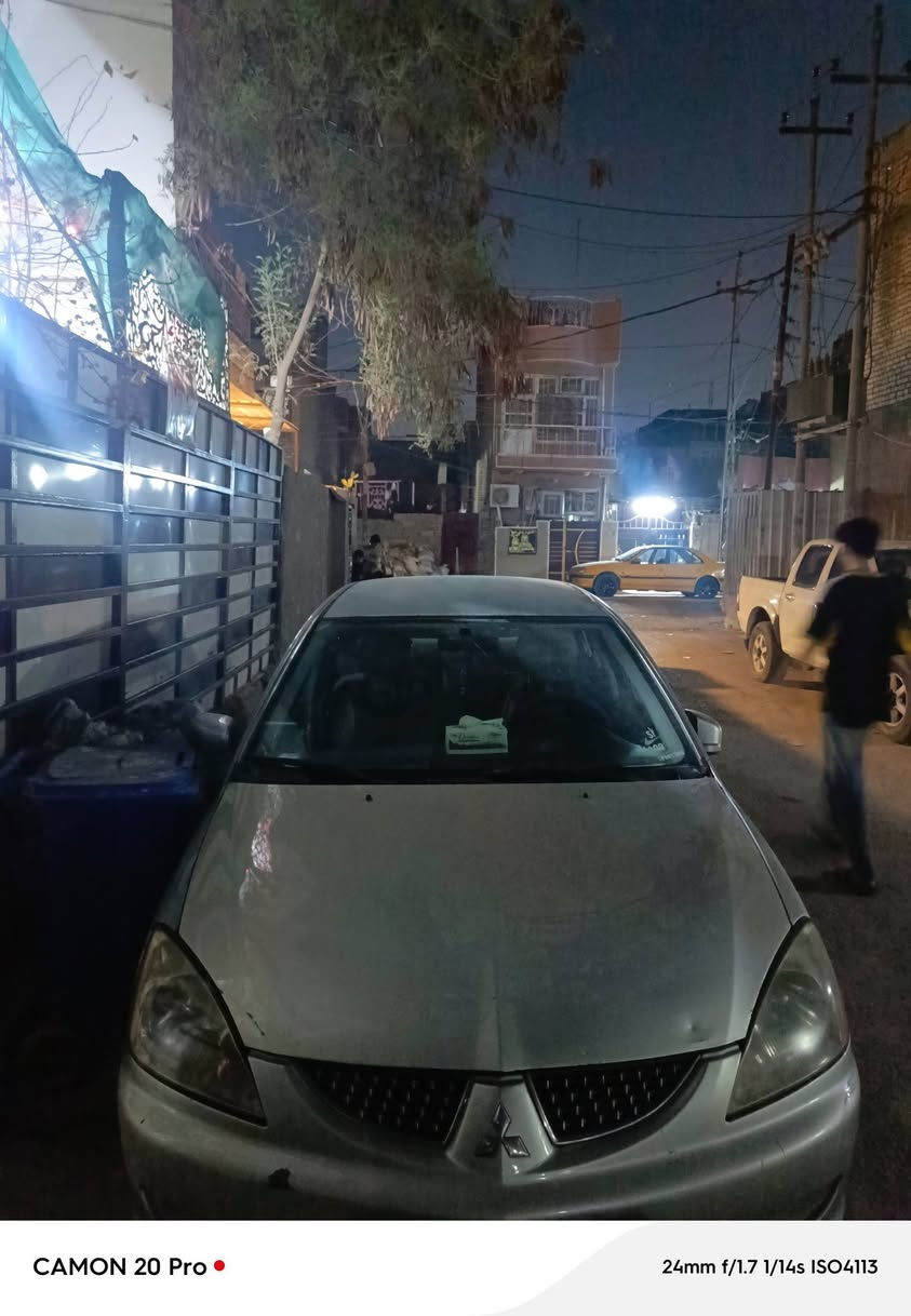 لانسر موديل ٢٠٠٧ رقم بابل محرك وكير وتبريد وكشنات وتايرات فول وخير من الله (اوتماتيك)
مبدل بيها باب وبنيد وجاملغ وكشرها يحتاج ترتيب وسمكره لأن بيها طخطخات خفيفه... اما باقي الأمور سياره حلوه ومتانه وشغل واطلع.. 
السياره بأسمي.. سنويه 29 رقم انكليزي مكاني بغداد الشعب.. السعر 53 وبيها مجال للشراي ..مستعجل على بيعها 

***********
