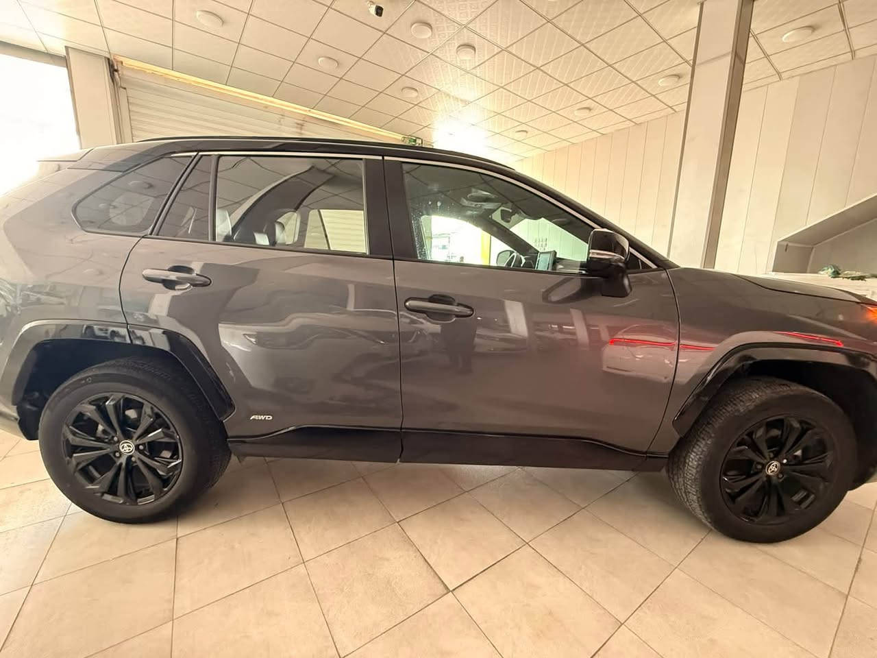 � رافور 2022 XSE هايبرد للبيع

✨ موديل 2022 – XSE Hybrid
🔹 ماشية 43 ألف كيلو 
🔹 محرك 2.5 هايبرد 4 سلندر
🔹 دفع رباعي AWD
🔹 شاشة وسطية + Apple CarPlay / Android Auto
🔹 تشغيل بصمة ودخول ذكي
🔹 كاميرا خلفية
🔹 مثبت سرعة متكيف
🔹 تحذير النقطة العمياء + تنبيه الخروج عن المسار
🔹 مقاعد SofTex
🔹 جنوط XSE رياضية 18
🔹 إضاءة LED وفوجات
🔹 باب خلفي كهربائي
🔹 سقف أسود وتصميم XSE رياضي 

🛠️ صبغ: جاملغ أمامي فقط 

📞 الاتصال فقط:***********

نص مكتوب في الصور:
- 10:02 ص