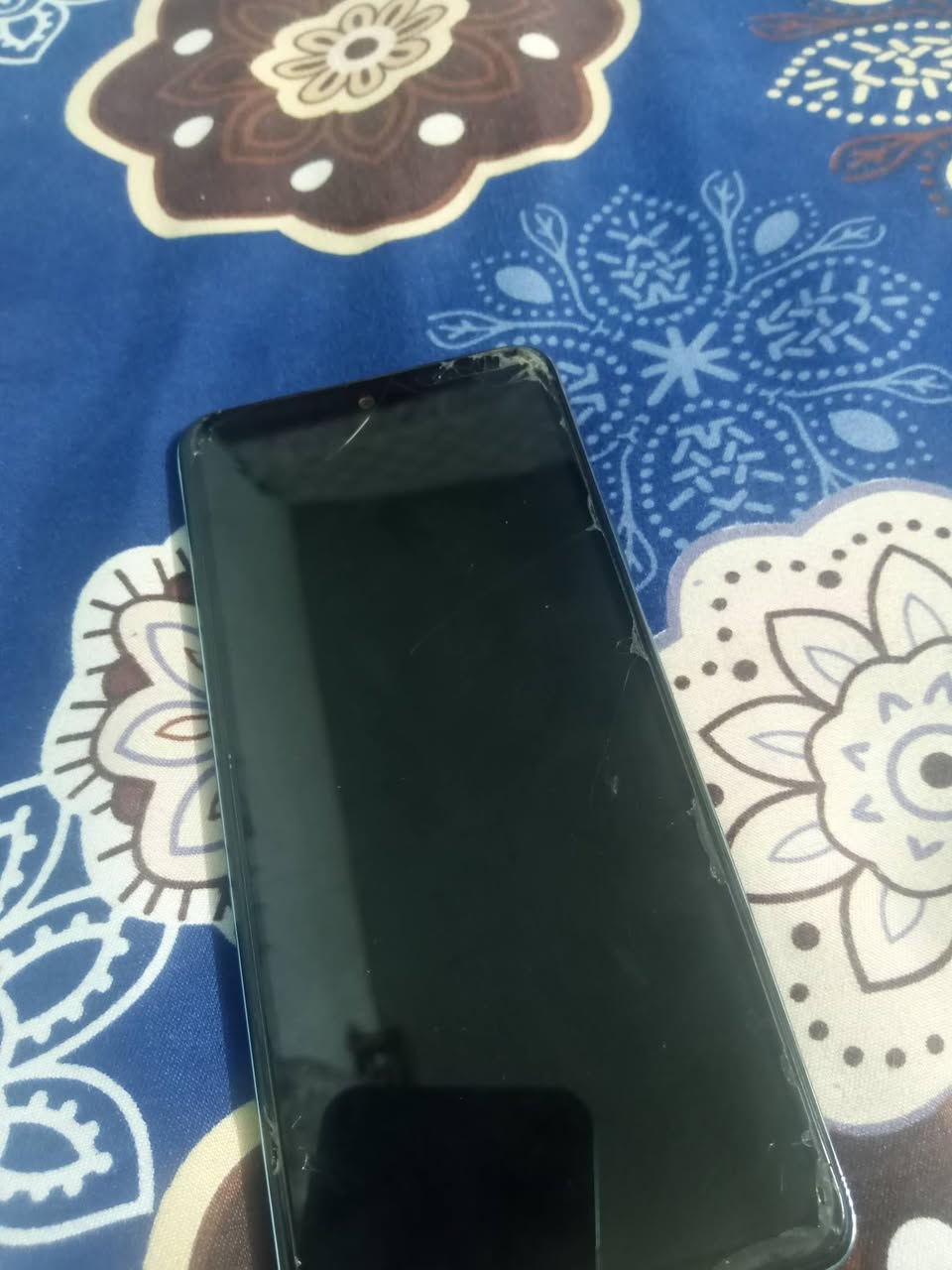 ريدمي نوت١٠برو
ذاكره ١٢٨
رام 8+3
الجهاز كدامك شرط مال بيت ودرجه اولى شرط 
فقط جام الكامرات مفطور والجام مال الضهر ماله كذلك
السعر 80وبيه مجال جدا بسيط 
تواصل ***********
