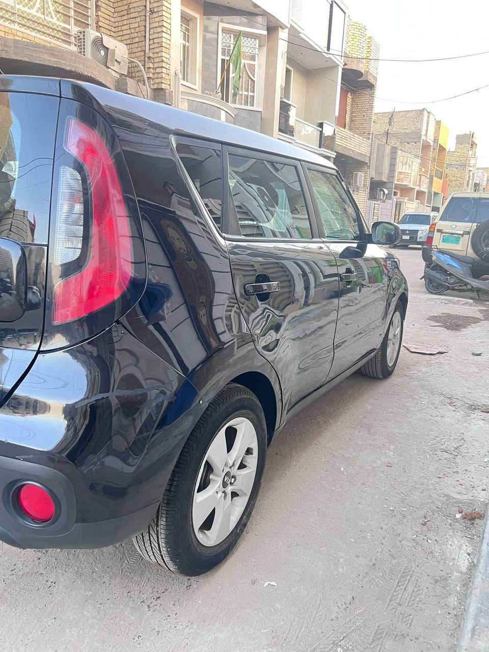 صول موديل ١٩ لون اسود محرك ١٦٠٠ جي دي اي
ماشية ٦٣ ميل 

حادثها صفحة بابين وجاملغ 

رقم بغداد انكليزي 

مكاني بغداد الشعب حي البساتين 

*********** 

السياره تحتاج تصليح دعامية فقط 

الكير والمحرك والتبريد خير من الله
