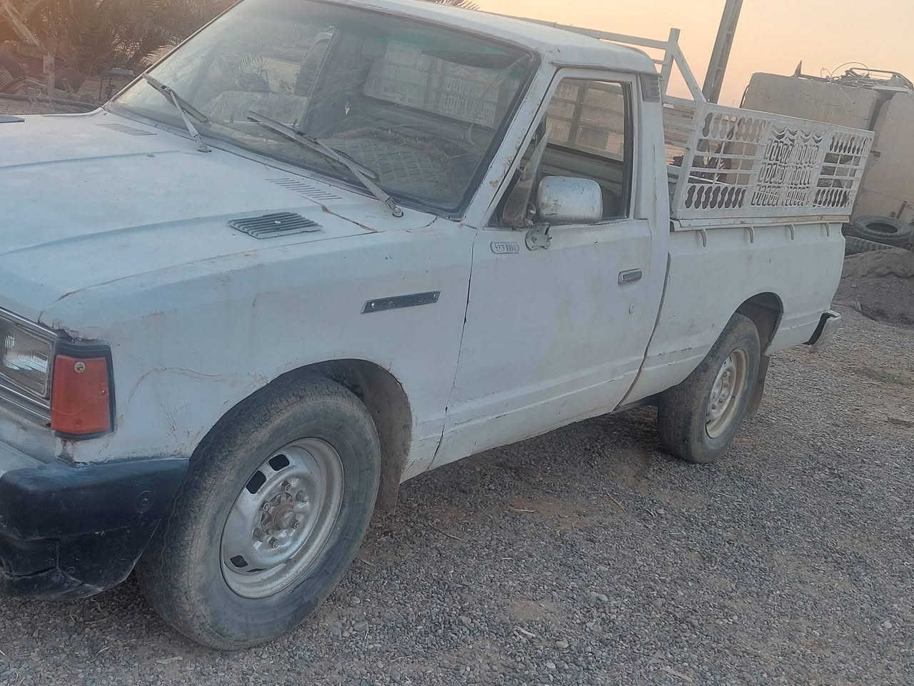 للبيع بيكم داتسون
سنويه عظم جاهزه بس محتاج هزه بيها كوبون بانزين 
السعر ١٥ ورقه بيها مجال 
***********
***********
