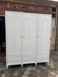 ٣باب • دولاب • للبيع