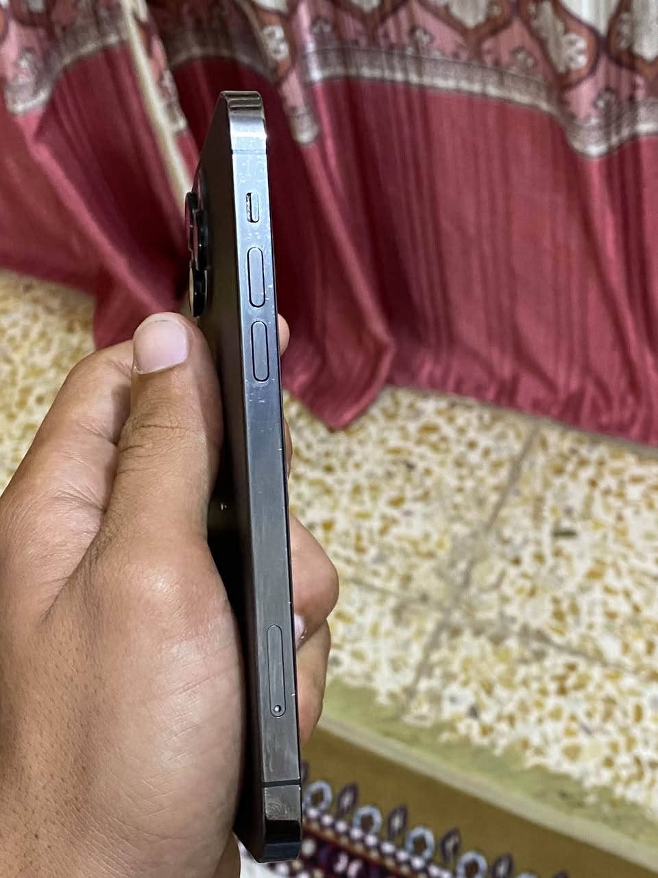 ايفون 12 برو • ٢٥٦ جيجا • بطاريه ٨٠%