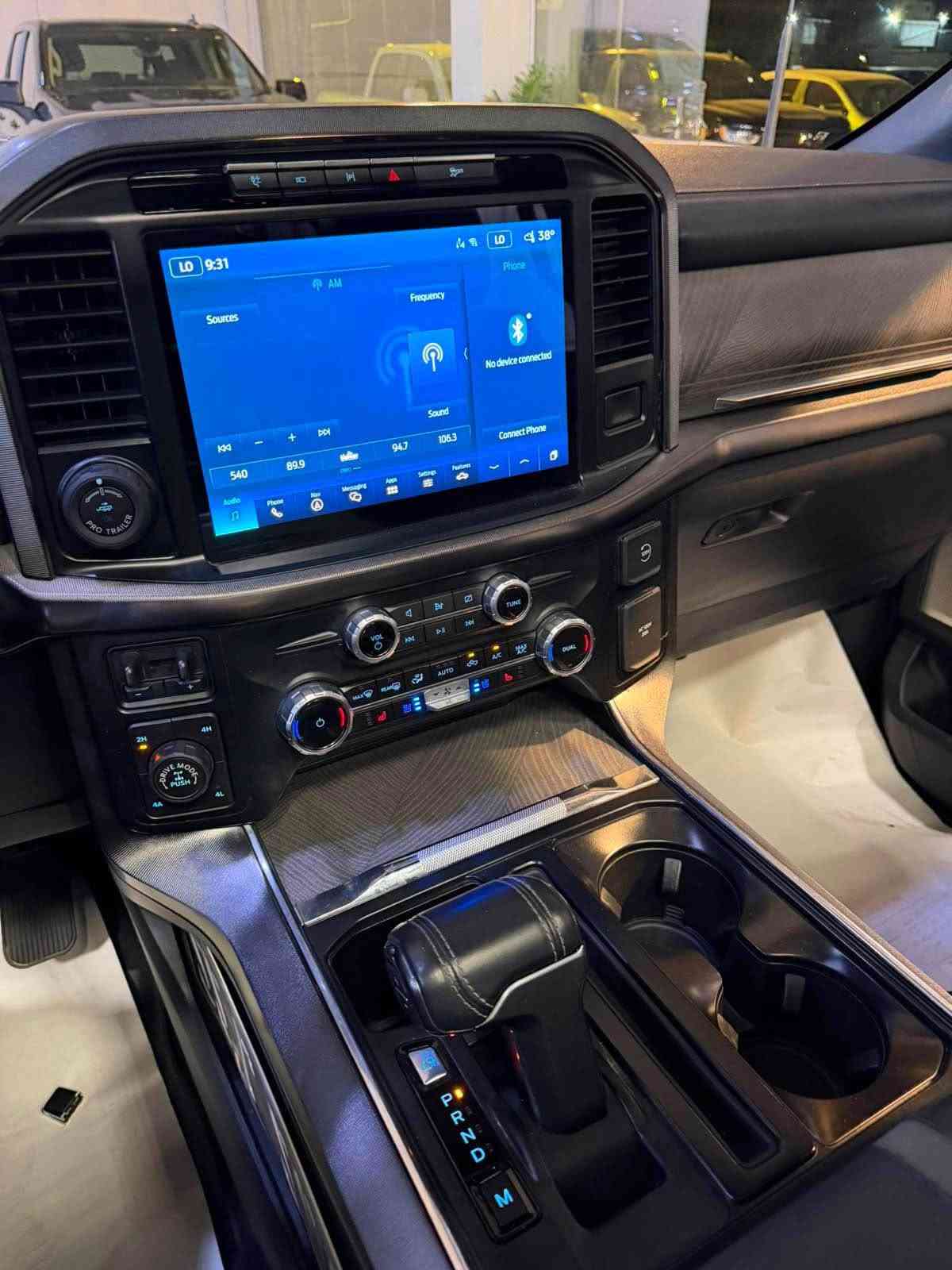 F-150 بلاتينيوم • هايبرد دفع رباعي • ٤٦٠٠٠ ميل