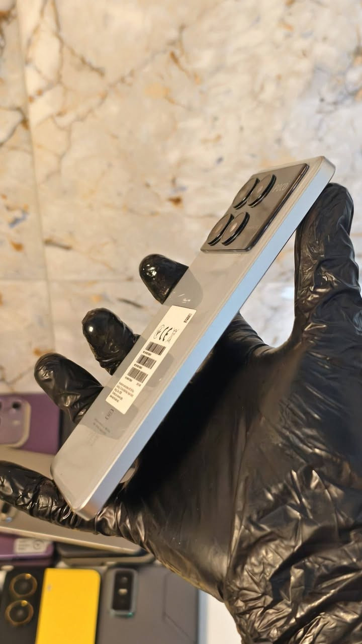 بوكو x6pro
ذاكرة 512 رام 12+12
نظيف كامل غراض 
سعرة 325 الف
للحجز واتساب ***********
