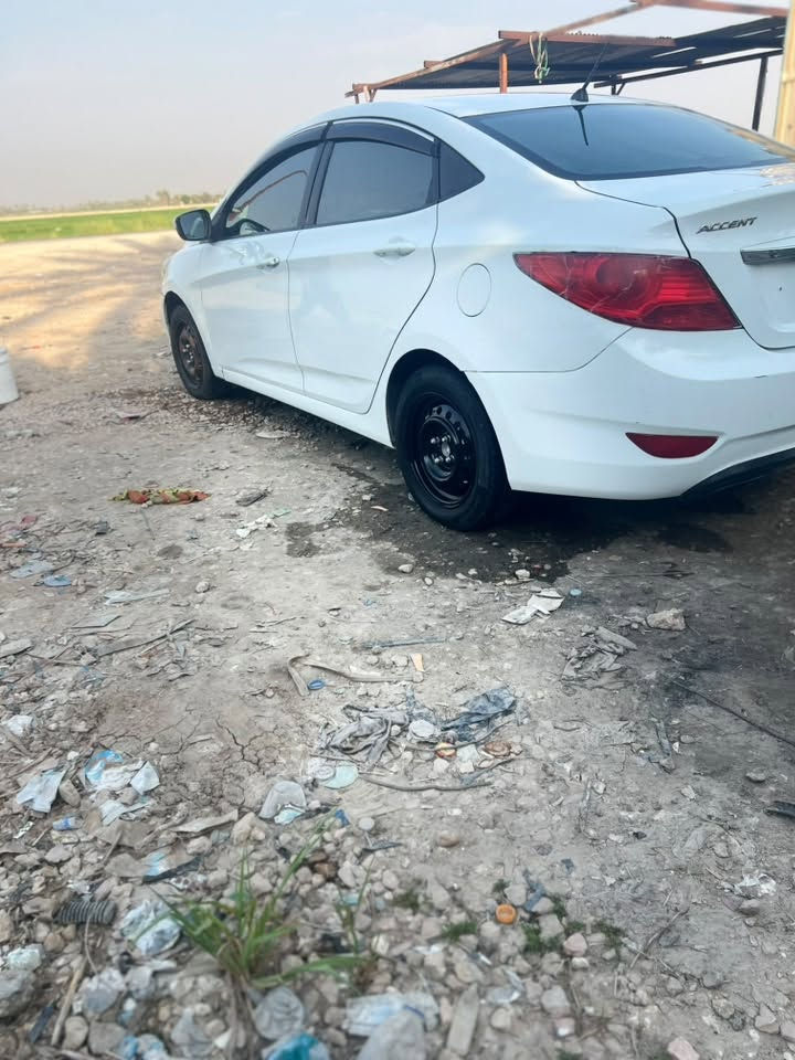 للبيع فقط بدون مراوس
اكسنت موديل ٢٠١٢ 
فول فتحه شاشه كامرا 
مكينه ١٦٠٠جاهزه مكينه كير حداديه تبريد كله بشرط رقم اربيل قديم تحويل وكاله جاهز 
بيه صبغ وطخات بسيطه 
السعر ٧٢$بيه مجال مكان سياره نجف 

‭***********‬
