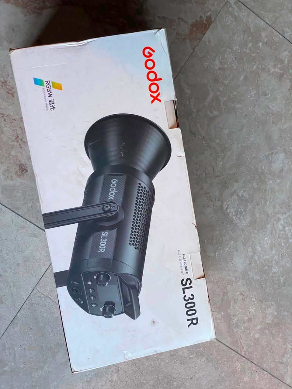 معدات للبيع للتواصل عبر الواتساب : ***********

 APUTURE STORM 1200x Cine 
اضاءة ابچر  سعرة 3 ملايين و200

NANLITE FORZA 720B BICOLOR LED SPOT
LIGHT اضاءة لنلايت  720 فورزة
سعره مليون و500

Godox light RGB 300 
لايت مستمر كودوكس 300
سعرة 600 الف

كت تيوبات قطعتين حجمهم 240cm
سعرهن مليون و250

Hollyland ترازميتر مرسل صورة
سعره 500 الف

Jiepal slider
سلايدر كاميرا
سعرة 900 الف

TiPod hit BV -4
سعرة 350 الف

بتر فلاي 4 متر ويا ستاندات ثنين 
550 الف
