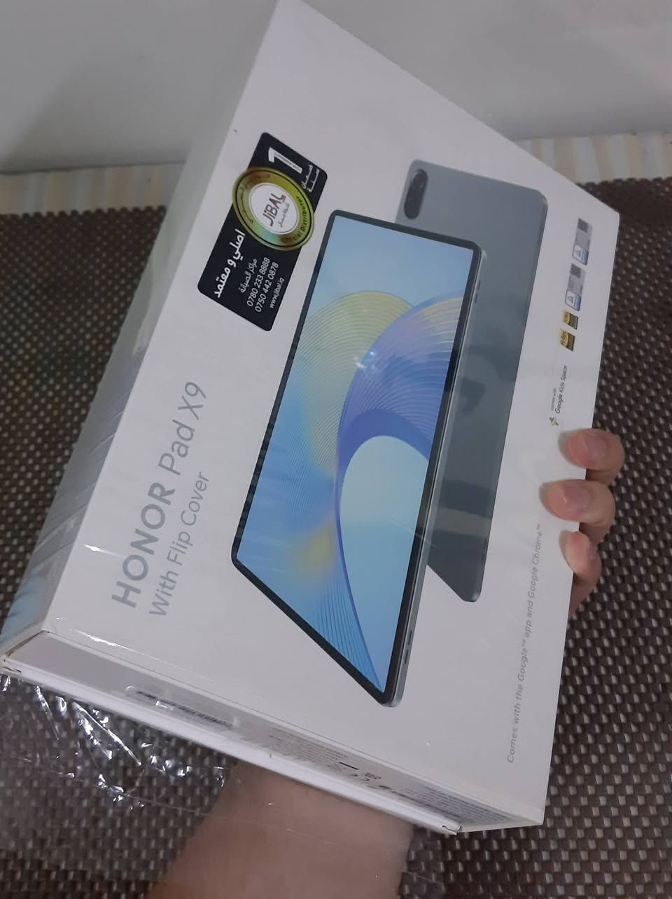 للبيع
Honor Pad X9 
مستخدم كم شهر للدراسة (فقط)
 التابلت جديد بالنايلون +داخل مدة الضمان
ــــــــــــــــــــــــــــــــــــــــــــــــــــــــــــــــــــــــــــــــــــــ
المواصفات: 
الكاميرا الخلفية📷: بدقة 5 ميجابكسل مع دعم التركيز التلقائي (Auto Focus).
​الكاميرا الأمامية📷 (السيلفي): بدقة 5 ميجابكسل.
الذاكر💾: 128GB
البطارية 🔋: 7250MAh
الحجم 📐: 11.5 انش
الوزن ⚖️: 499 غرام
السماعات 🔊: محيطي يدعم 6 مخارج للصوت
المعالج⚙️:(6nm) SD685 /يدعم 60FPS ببجي وكود وبعض الألعاب 90FPS
الشاشة📱: 
120 هرتز
النوع IPS LCD، تدعم 1 مليار لون
الدقة 1200 × 2000 بكسل
ـــــــــــــــــــــــــــــــــــــــــــــــــــــــــــــــــــــــــــــــــــــــــــــــــــــــ
السعر 350 ألف وبيه مجال
للتواصل ؏ـلى الرقم ***********
