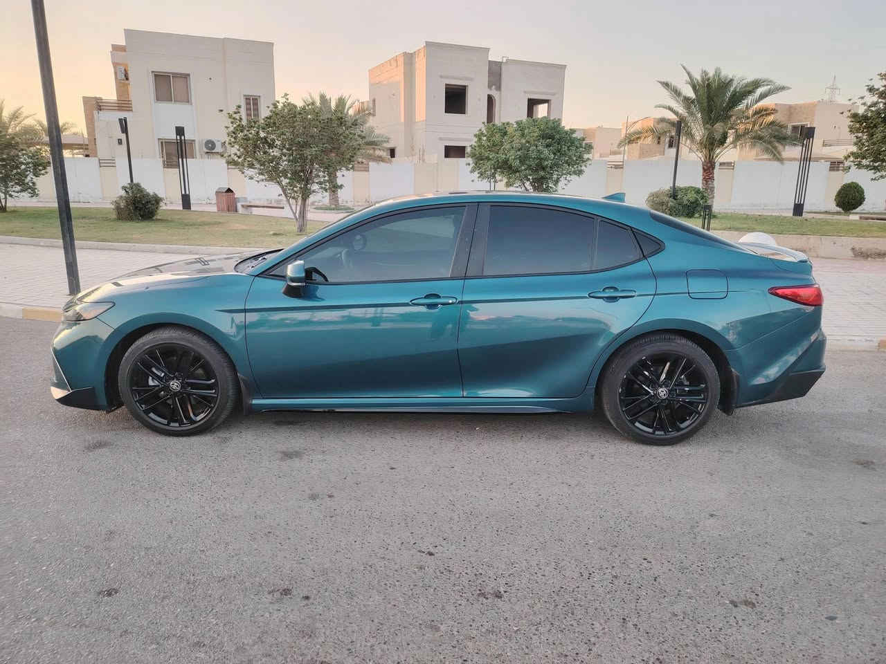 للبيع | تويوتا كامري SE هايبرد 2026 – وارد أمريكي
🚗 الموديل: 2026
🎨 اللون: فيروزي
✅ الفئة: SE Hybrid
كاتي. اربيل
⚙️ المحرك: 2.5 لتر هايبرد (225 حصان)
🔄 ناقل الحركة: أوتوماتيك eCVT
🚘 نظام الدفع: أمامي (FWD)
📏 الممشى: 1.000ميل فقط
المواصفات:
تشغيل بصمة (Push Start)
دخول ذكي (Smart Key)
شاحن لاسلكي
شاشة معلومات تدعم Apple CarPlay وAndroid Auto
شاشة عدادات رقمية
كاميرا خلفية
مثبت سرعة راداري
نظام المحافظة على المسار
أوضاع القيادة: ECO / NORMAL / SPORT / EV
فرامل إلكترونية مع Auto Hold
جنوط رياضية 18 إنش
مصابيح LED
مكيف أوتوماتيك
استهلاك اقتصادي ممتاز للوقود
الضرر
نصف جاملغ +ربع باب خلف السائق. صبغ
💰 السعر: 23,600 دولار
📍 الموقع: تكريت
📞 للتواصل: ***********
