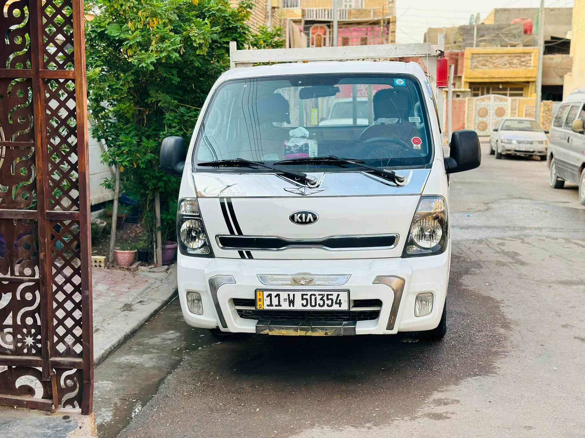 اللهم صل على محمد وآل محمد
كيا 2700 موديل 16 سيارة جاهزه للاخير

تبريد ثلج تدفئة الجام مغلف عازل حراري  بدون اي نقص مكفوله من الضربه والصبغ عدا اقل الشبر بارد جوه الربع وتكحيلات بسيطه رقم بغداد تحويل ثاني يوم 

سعرها 108 وبيها مجال حك جيه 

مكاني بغداد ***********
