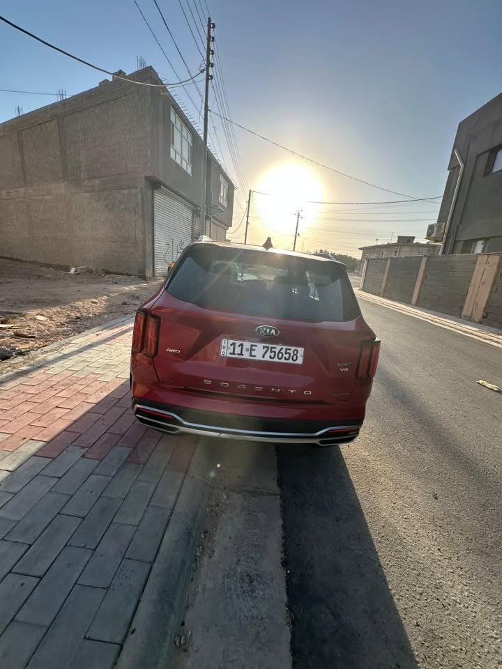 كيا سورينتو GT Line 2021 خليجي – فول مواصفات 🔥
🚘 KIA SORENTO GT LINE 2021 
✨ فول مواصفات 1/1 – نظيفة جداً

🔹 المواصفات:
• 6 سلندر – 7 ركاب
• ماشية 48,000 كم فقط
• كفالة عامة
• فحص هزّة جديد في الشهر الرابع + سنوية جديدة
• رقم بغداد باسمي – التحويل في اليوم الثاني
. سقف  بانوراما 
• السيارة على  إيد واحدة ونظيفة جداً
• تخم تايرات جديد
• تبديل زيت جديد 
• بصمة عدد2
• كراسي كهربائية
• كشنات جلد بلادي مع تدفئة وتبريد 
• كاميرات 360° محيطية
• كير ماوس مع وضعيات قيادة 
• تبريد منفصل لثلاث مناطق
• حساسات أمامية وخلفية
• بردات جانبية بلادي
• شحن لاسلكي
• إنارة ترحيبية
• إنارة داشبورد
• مرايا شفط مع كاميرات
• جنطة كهربائية
• بالإضافة إلى مواصفات وتجهيزات أخرى كثيرة 🔥

📞 للاستفسار عن السعر :
***********

💎 السيارة بحالة ممتازة جداً،
