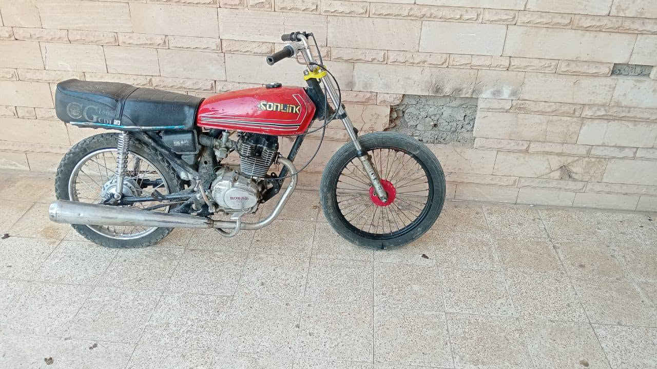 متاح دراجه للبيع اربعه كير حربي سعرها 150دراجه شغاله مناقصا شي مكاني بيجي اتصال ***********
