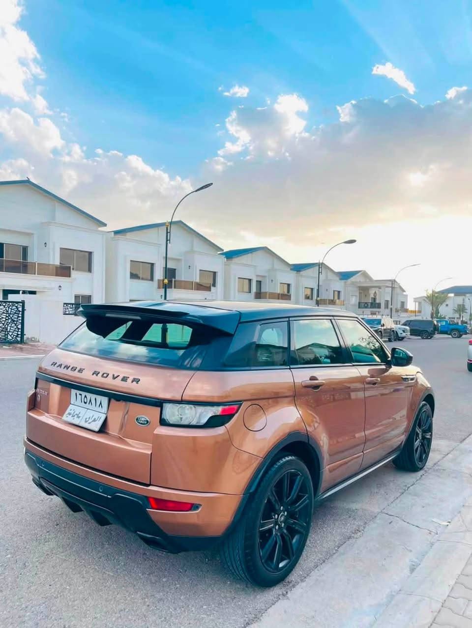 Range Rover Evoque
👑 رانج روفر إيفوك 2014 | RANGE ROVER EVOQUE

🔥 بحالة الوكالة - ممشى حقيقي قليل جداً 55,000 كم فقط!

📍 الموقع: أربيل (هەولێر).

🏷️ اللوحة: السليمانية (ڕەقەم سلێمانی).).

📄 السنوية والتحويل: بشرط التحويل والتحويل مباشرة بالاسم (الرقم والسنوية منتهية الصلاحية).

✨ حالة السيارة والفحص (بشرط الفحص):

🛡️ البودي: دعامية إلى دعامية بشرط الفحص (دەعامی بۆ دەعامی بەشەرت).

📄 التقرير: كلين تايتل (Clean Title)، سيارة خليجية وكالة أربيل (سفری هەولێرە).

⚙️ المحرك: 2.0 Turbo.

💎 المواصفات العالية (Full Options):

التصميم الخارجي: بلانك إيدیشن (Black Edition) | لونين (دوو ڕەنگ) | سقف بانوراما زجاج بالكامل.

الإضاءة: لايتات LED مع عدسات هيدروليك.

الأنظمة الذكية: رادار وتحديد مسار (خەتی جادە) | حساسات أمامية وخلفية مع كاميرا.

المقصورة والداخلية: داخلية لون قيسي مميز | كراسي كهرباء مع ذاكرة خزن وهيتير (تدفئة) | مرايا جانبية كهربائية ومراية داخلية أوتو.

التحكم والقيادة: تحكم ستيرن (ڤۆڵیۆم) | كير شفت (شفتات خلف المقود) | كير سبورت | 4 مودات قيادة مختلفة | بريك بصمة (هاند بريك إلكتروني).

🎵 النظام الصوتي: نظام صوتي فاخر جداً من شركة Meridian Sound System.
14300$💵

📞 للتواصل والاستفسار المباشر:

☎️ رقم الهاتف: [***********]
