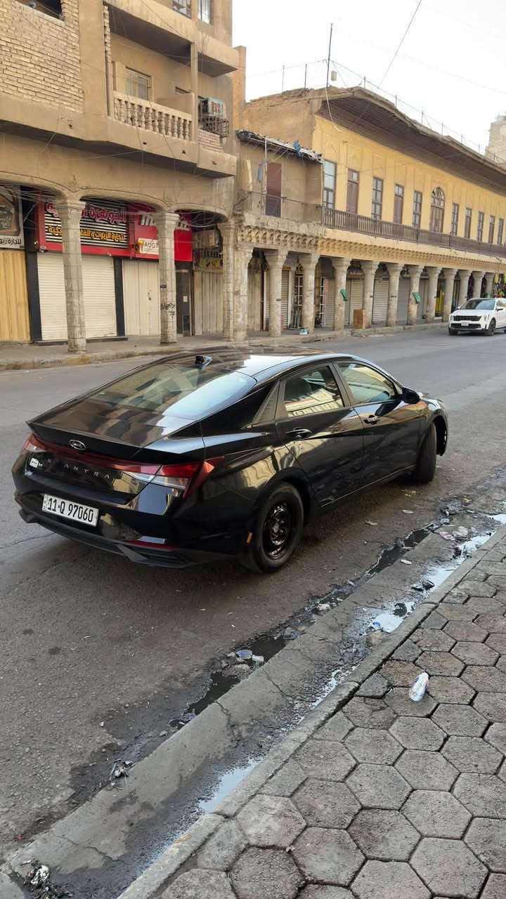 � للبيع Hyundai Elantra

موديل: 2023

اللون: أسود �

السياره حادثه بنيد مصلح + جاملغ بارد وبيه شخط باب الخلفي 

جاهزة السيارة مابيها اي نقص 

شادله عدسات  LED

مكان السياره بغداد /الدورة 

السعر المطلوب ١٢٨ وبيه مجال جدا بسيط 

رقم موبايل : ***********
