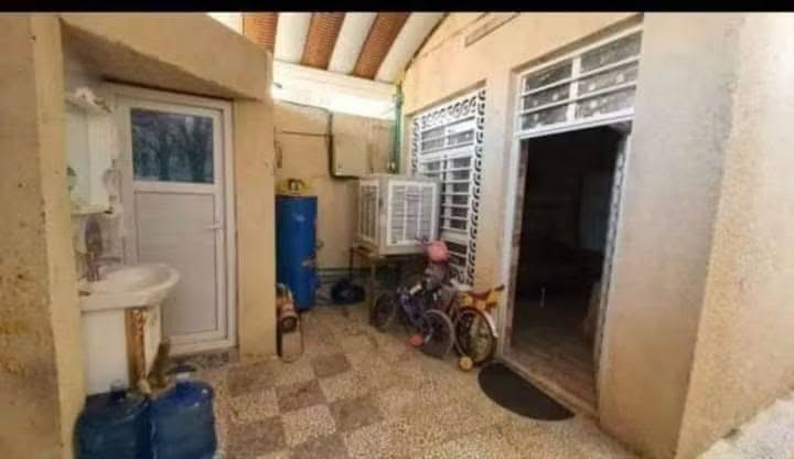 بيت 100 متر طابو صرف صب كونكريت بناء جديد
حي ميسان بمنطقة 24

خلف شارع 60

***********
