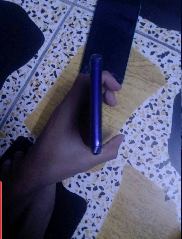 سلام عليكم عندي جهازين الأول سامسونج A20s والثاني هواوي السامسونك الشاشة مكسورة والهوا ي همين الشاشة مكسورة مكاني بغداد مدينة الصدر ب80الف وبي مجال قليل