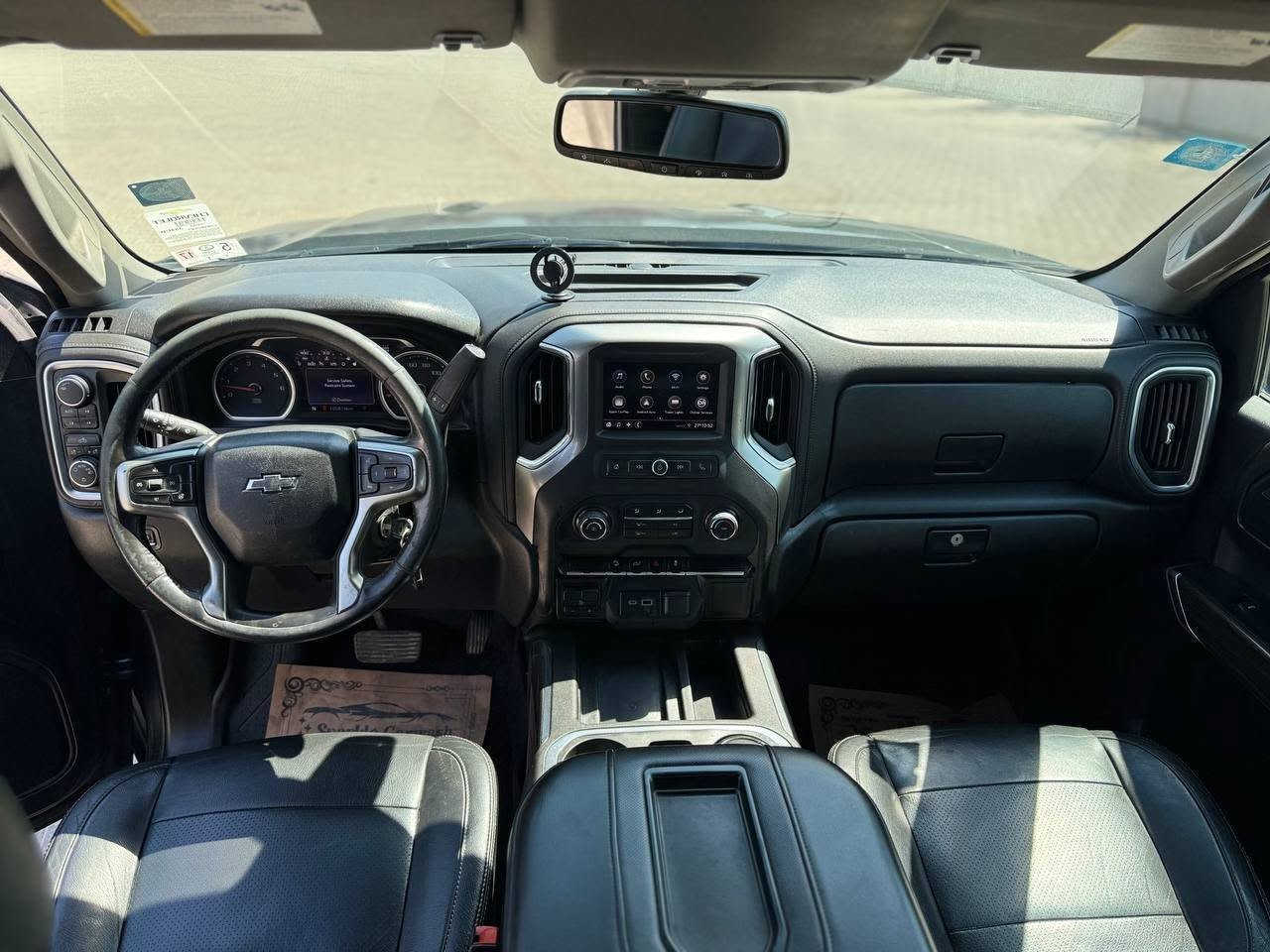 CHEVROLET SILVERADO 1500 Custom Trail Boss
​الموديل: 2021
*********** 
​الفئة (المواصفات): Custom Trail Boss
​اللون: نفطي (زيتي غامق)
​الماشية : 105,000 كم
​المحرك: 5.3L V8 (8 سلندر)
​نظام الدفع: 4WD (دبل أكسل / 4x4)
​شكل القمارة: Crew Cab (أربعة أبواب - غمارة كبيرة)
​حالة البودي: 4 قطع  صبغ (بويضة)
​رقم الشاسي (VIN): 1GCPYCEF9MZ451421
سيارة رقم بغداد 
تحويل بشرط 
​ السعر 195 ورقة ($19,500) مع مجال بسيط جداً
***********
الموقع: أربيل أربيل, العراق
