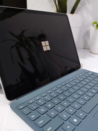العرض الأقوى: Microsoft Surface Pro 12 1st Edition  * أداء جبار: معالج...