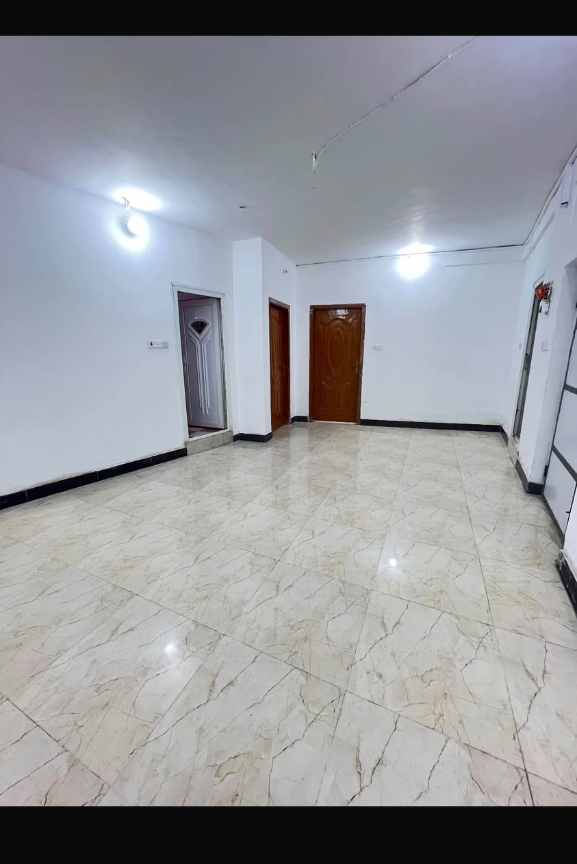 الطويسة قرب الجسر الاحم • طابق أول • ٢ غرف