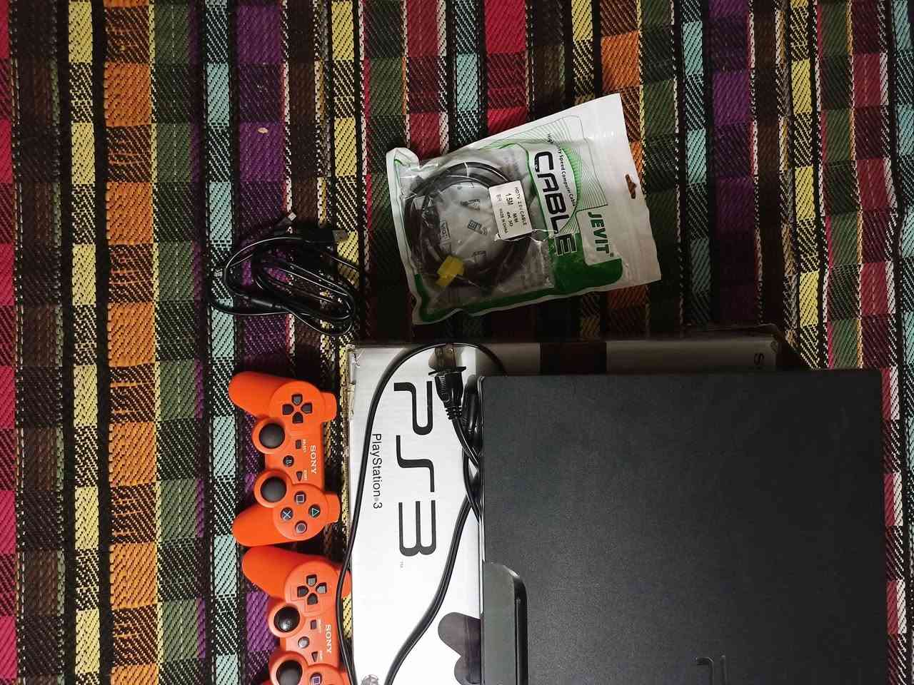 سلام عليكم بلي 3 سلم للبيع نضافه 95 بل ميه بي 7 العاب وحسابات سعره 160 وبي مجال يحتوي على ثنين كيبل اجدي أم اي وثنين واير شحن مال جوستك وثنين جوستكات وكارتونه معا وكيبل طاقه العنوان ديالى ناحيه جديده الشط الرقم ***********
