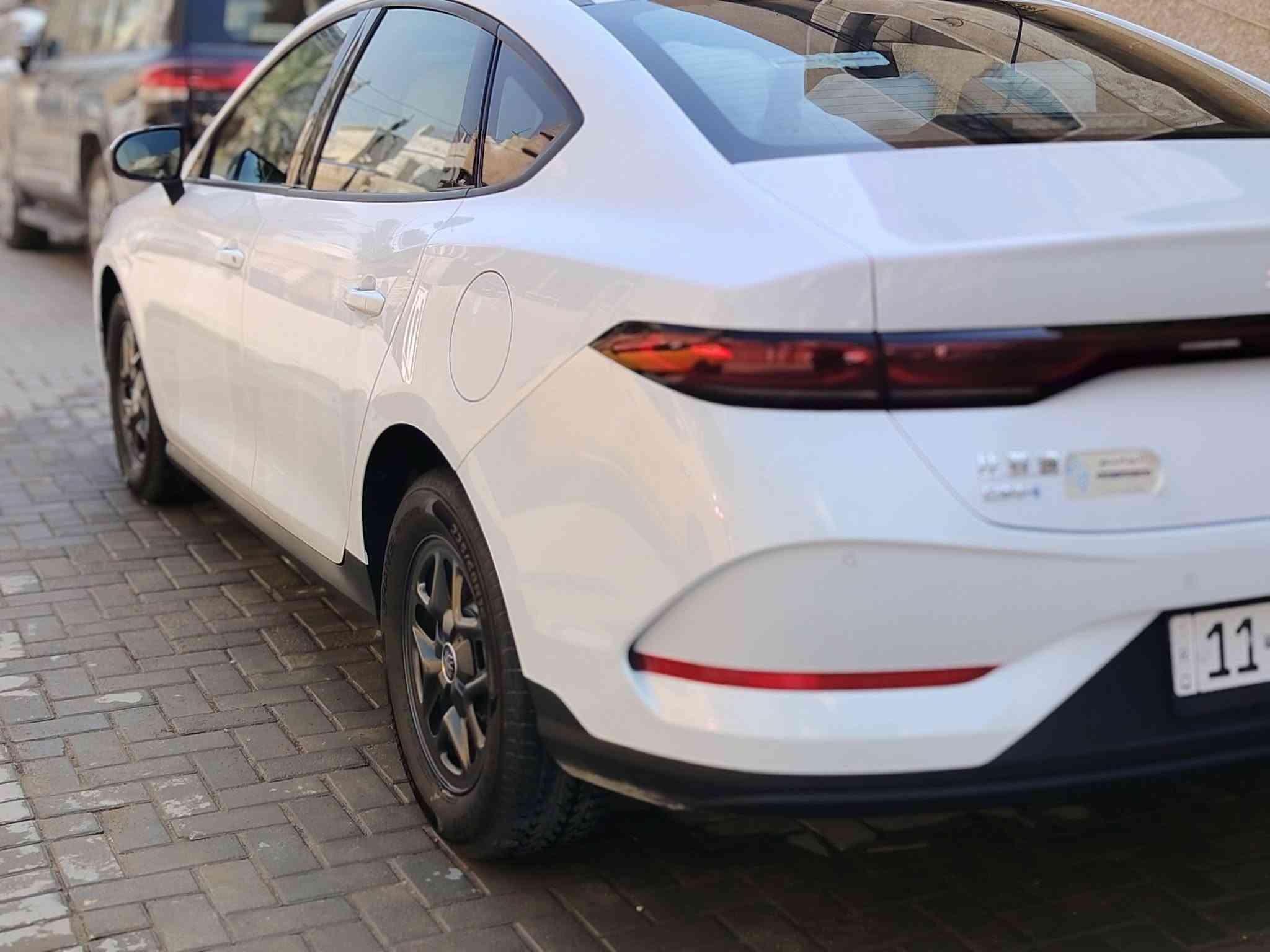 ✅✅بي واي دي  BYD Qin Plus   داخل أبيض
✅✅سنة الصنع 2025  ماشية 2000كم وقابلة للزيادة 
✅✅حجم المحرك 1500cc 
✅✅بطاريه ليثيوم شفرة byd 
سيارة سيدان مدمجة بنظام هايبرد PHEV 
✅✅تجمع بين محرك بنزين هايبرد   بلكن ومحرك كهربائي
✅✅ بطارية ليثيوم شفرةbyd تدعم الشحن السريع
✅✅ شاشة   إنش بنظام ملاحة وتحديثات OTA
✅✅ نظام صوتي بـ6 مكبرات صوت + ميزة الكاريوكي
✅✅ حساسات وكاميرا خلفية – مثبت سرعة – مقاعد جلد 
✅✅ تصميم خارجي عصري بمصابيح LED ومقصورة عازلة للصو
✅✅اوتو ستوب
✅✅حساس خلفي 
✅✅اوتو هولد AUTO HOLD 
✅✅هند بريك بصمه 
✅✅تشغيل السياره بصمه مع
 كارت دخول ذكي
✅✅مقاعد جلد 
✅✅لايت زينون 
✅✅لد نهاري LED
✅✅بك لايتLED
✅✅3انضمة للقيادة 
✅✅مانع تزحلق
✅✅مثبت سرعه  Cruise 
✅✅تشغيل عن بعد 
✅✅شاشة ذكية
✅✅ سعة الخزان 65لتر   اتمشيك 2100 كم
مكاني بغداد الزعفرانية الاتصال واتساب 
***********

نص مكتوب في الصور:
- 12:03 ص
- 12:04 ص