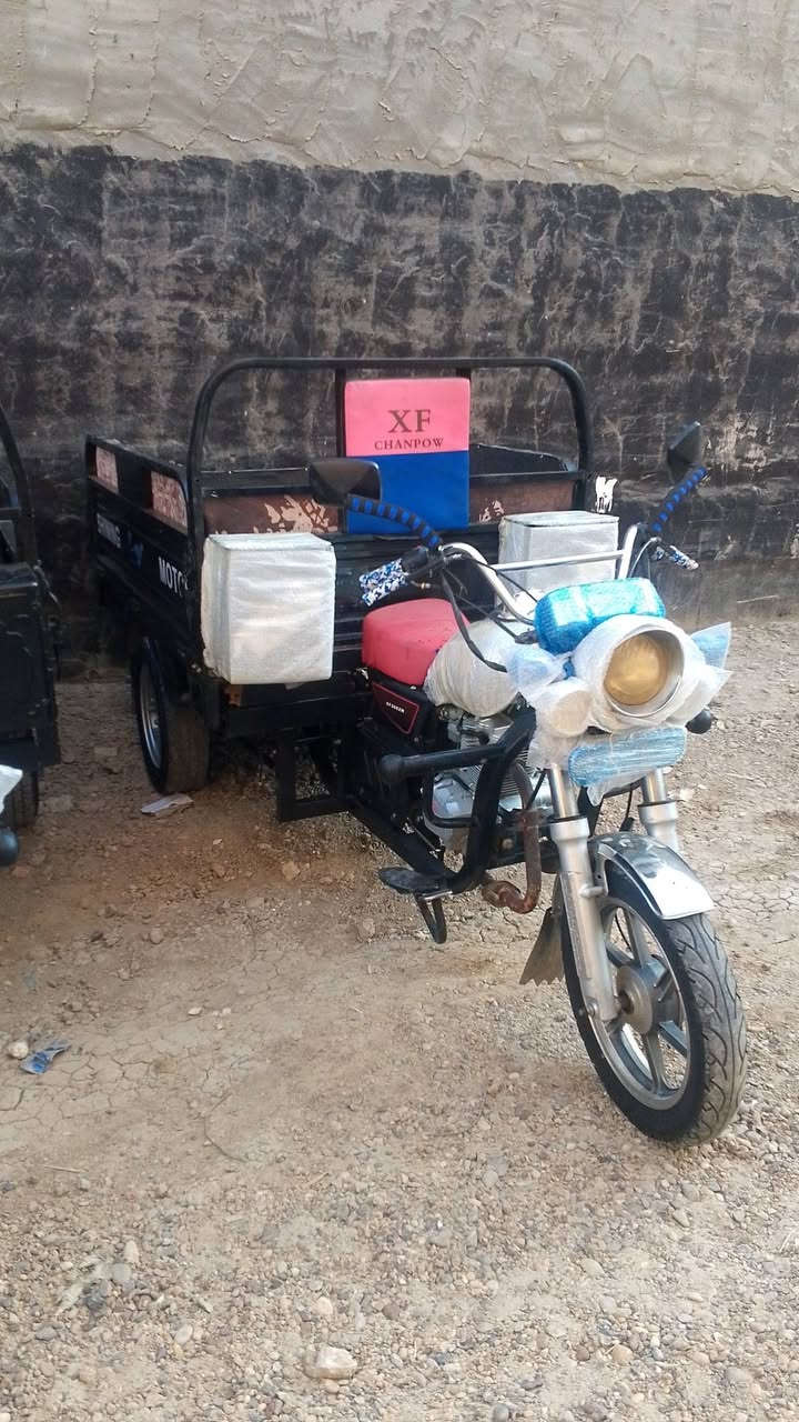 سلام عليكم جمعة مباركة 
ستوتات للبيع موديلات 23و24و25 مكفولات كفاله عامه اوراق كامله تخم تاير جديد محركات فول نضافه كهريائيات كله شغاله شرط اسعار مناسبه استفسار *********** واتساب.
