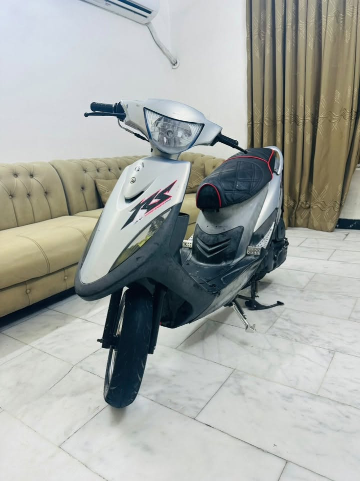 ماكس عدلة • بلاديه • زنون