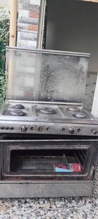 شاشة حجم 32 بدون نت السعر 50 الف طباخ شغال بس الفرن من فوگ ما يشتغل ير...