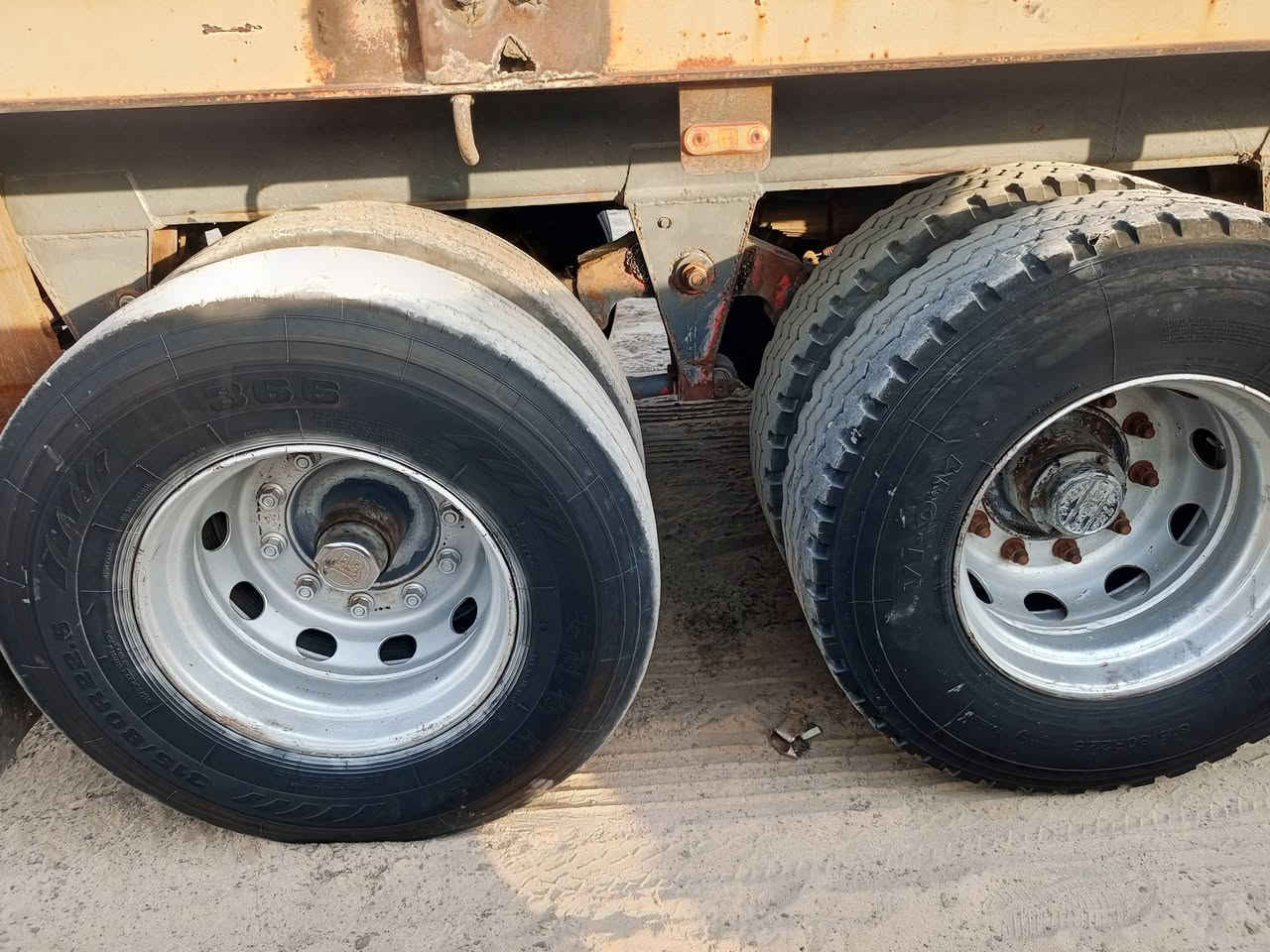 سكانية بطة موديل 92مكينة سودة 113حجم 380رقم نجف انكليزي بسمي 3لوحات مربوطة 3محور ***********
