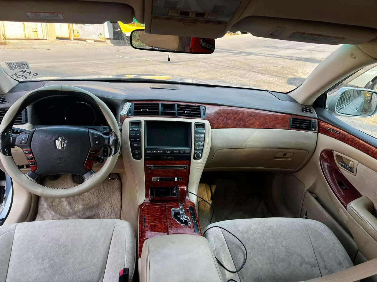 بؤ فرؤشتن شاهينه 182 گه وره به گه وره 2006 كوشن خزن سوكان ليگزز ناو زه رد 3 دوگمه سه لاجه 3 په رده بيلاد بيه دوكه ل كودي به ناوي خومه وه يه 4 ويلي عادي له ژيره 4 تايي لوكي اه ژيره ساج مه لكي فول فوله سه ياره كه 4 كوشن كاره باا سعري 47$ و معامه له شوين سليماني *********** ده ستت خوش ئه دمين
