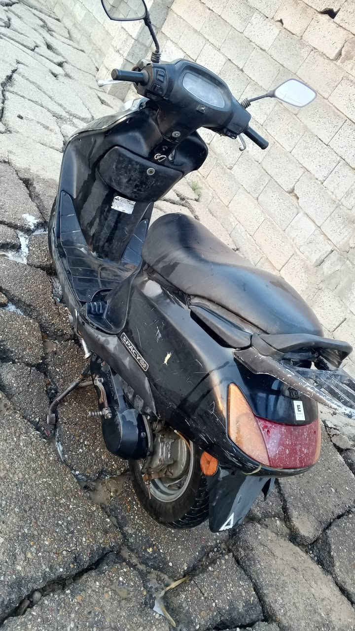 السلام عليكم سبيسي سرعه 100
مكينه خرسه كهربائيات كلها شغاله
بيها صوت بل اكسل صوت خفيف 
سعرها 500 وبيها مجال لطيبين 
مكاني بغداد شعب 
***********

