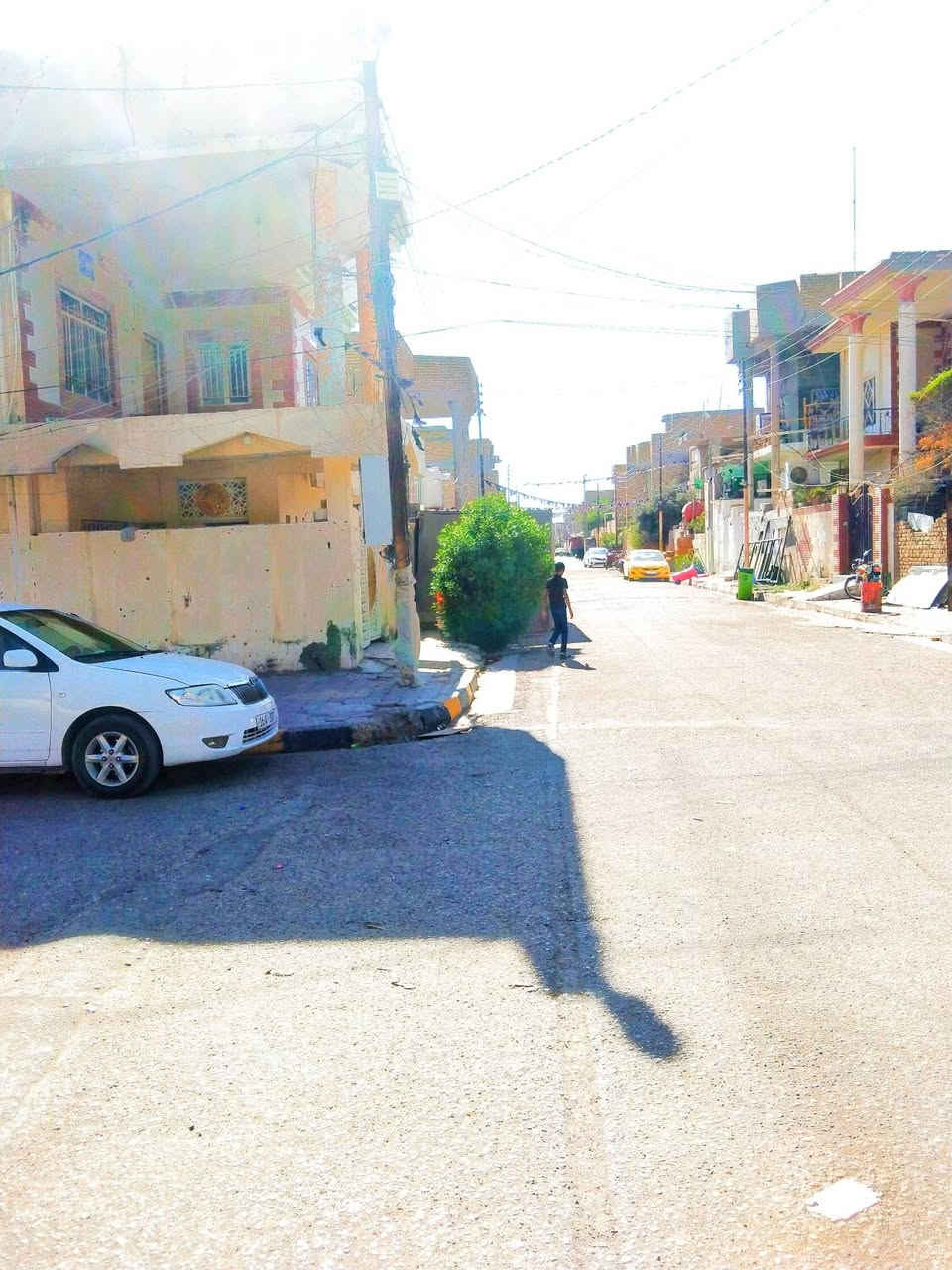 للبيع منطقة انوار الصدر طابقين بيت بال ١٥٠ متر. ركن على شارعين الطابق الاول استقبال هول مطبخ وغرفة نوم صحيات خارجية الطابق الثاني ٣ غرف نوم وصالة وحمام *********** فقط واتساب اوماسنجر
